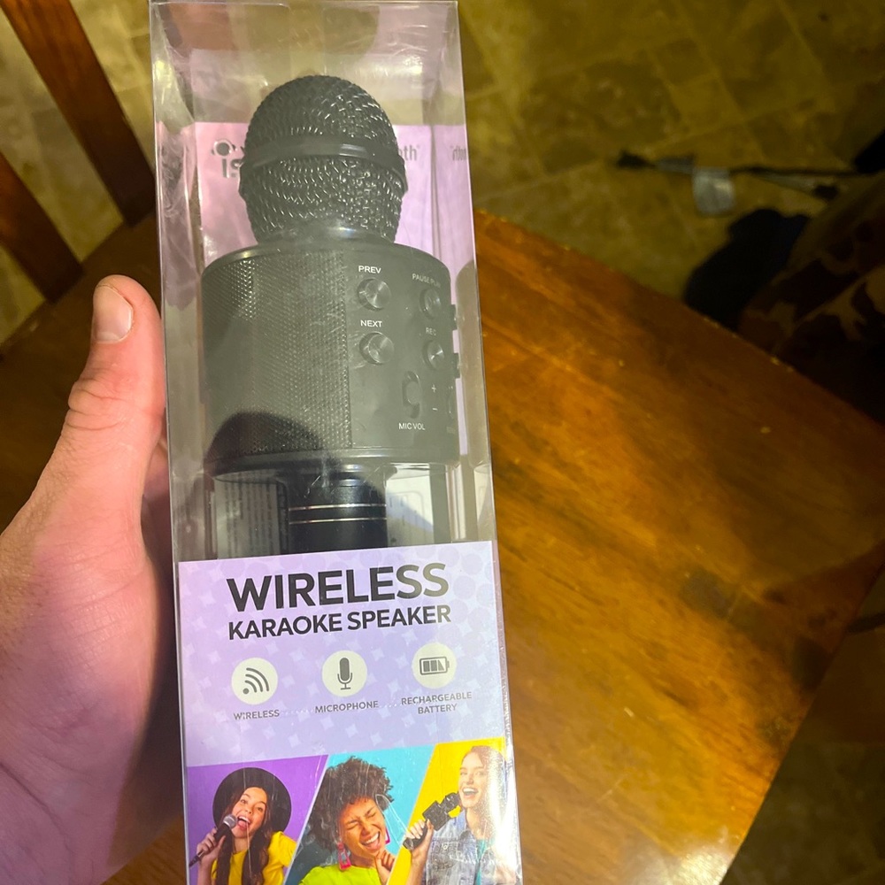 Wireless Bluetooth microphone
